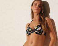 Εικόνα της Ysabel Mora Μαύρο Φλοράλ Μαγίο Σουτιέν Με Μπανέλα.