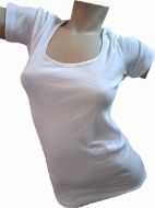 Εικόνα της Dreams λευκό γυναικείο φανελάκι με κοντό μανίκι.