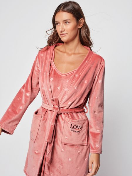 Εικόνα της Gisela βελούδινη σομόν σταυρωτή ρόμπα με ανάγλυφα αστέρια.