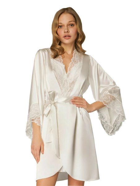 Εικόνα της Milena by Paris ιβουάρ σατέν ρόμπα με δαντέλα.