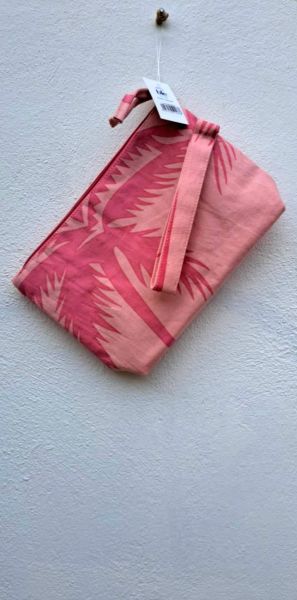 Εικόνα της Ble Resort Collection Ροζ Υφασμάτινο Τσαντάκι Με Φερμουάρ.