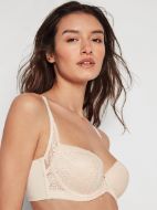 Εικόνα της Gisela Μπεζ σουτιέν με δαντέλα, μπανέλα και ελαφριά επένδυση.