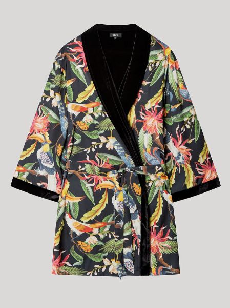 Εικόνα της Gisela Μαύρη Εμπριμέ Σατέν Σταυρωτή Ρόμπα Με Επένδυση.