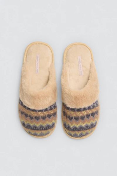 Εικόνα της Ysabel Mora Μπεζ Ethnic Γυναικείες Παντόφλες.