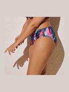 Εικόνα της Ysabel Mora Πετρόλ Εμπριμέ Shaping Ψηλόμεσο Slip Μαγιό.