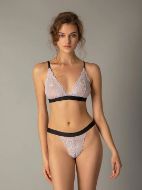 Εικόνα της Milena by Paris Bralette λιλά με δαντέλα και μαύρο λάστιχο.
