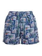 Εικόνα της Ysabel Mora μπλε εμπριμέ ανδρικό μαγιό σορτς.