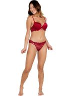Εικόνα της Diaz String. Γυναικείο εσώρουχο σκούρο κόκκινο, με δαντέλα.
