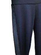 Εικόνα της Wrap Poly Velvet μπλε κολάν με βελούδινη φάσα.