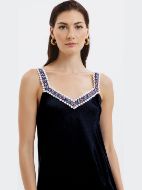 Εικόνα της Γιώτα Μαύρο Φόρεμα Homeware Με Φαρδιά Ράντα.