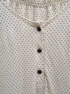 Εικόνα της Jeannette βαμβακερή γυναικεία πιτζάμα εκρού πουά.