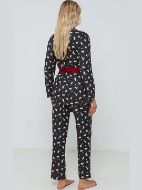 Εικόνα της Γιώτα Μαύρη Εμπριμέ Βαμβακερή Κουμπωτή Πιτζάμα.