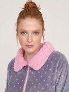 Εικόνα της Muydemi γκρι/ροζ πουά fleece γυναικεία ρόμπα.