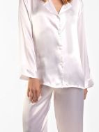 Εικόνα της Elite εκρού σατέν κουμπωτή γυναικεία πιτζάμα.