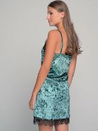 Εικόνα της Milena by Paris λαδί βελούδινο νυχτικό με λεπτομέριες μαύρης δαντέλας.