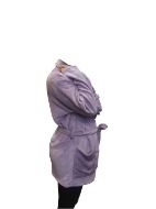 Εικόνα της Apple λιλά φλις ρόμπα σταυρωτή.