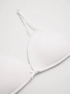 Εικόνα της Ysabel Mora λευκό σουτιέν χωρίς μπανέλα, με ελαφριά επένδυση.