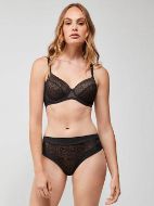 Εικόνα της Gisela μαύρο σουτιέν με μπανέλες & ελαφριά επένδυση.