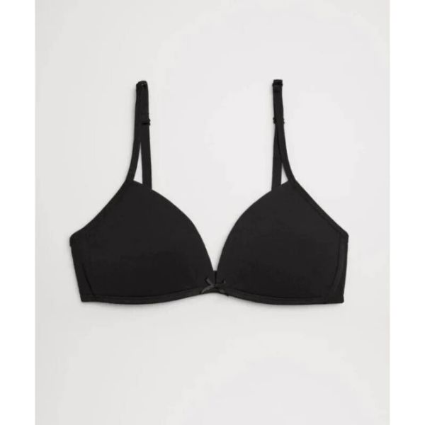 Εικόνα της Ysabel Mora μαύρο σουτιέν χωρίς μπανέλα, με ελαφριά επένδυση.